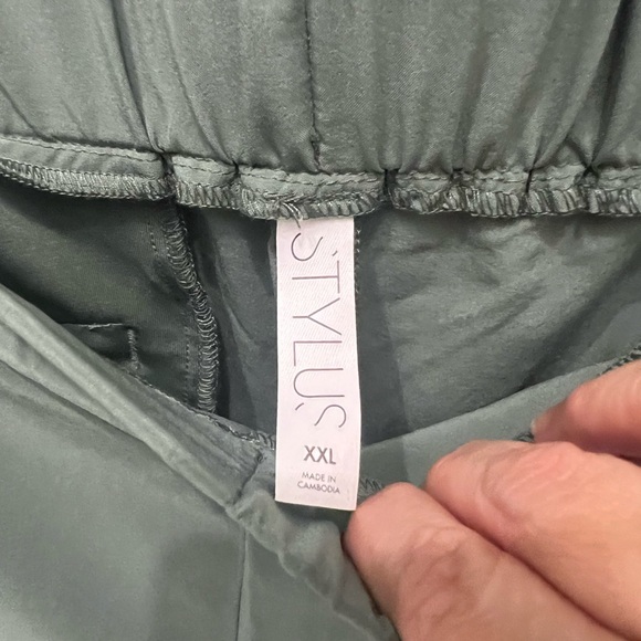 NWT Women’s Stylus Green Shorts XXL - Picture 8 of 11